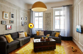  King Street Design Apartment for 12  Будапешт